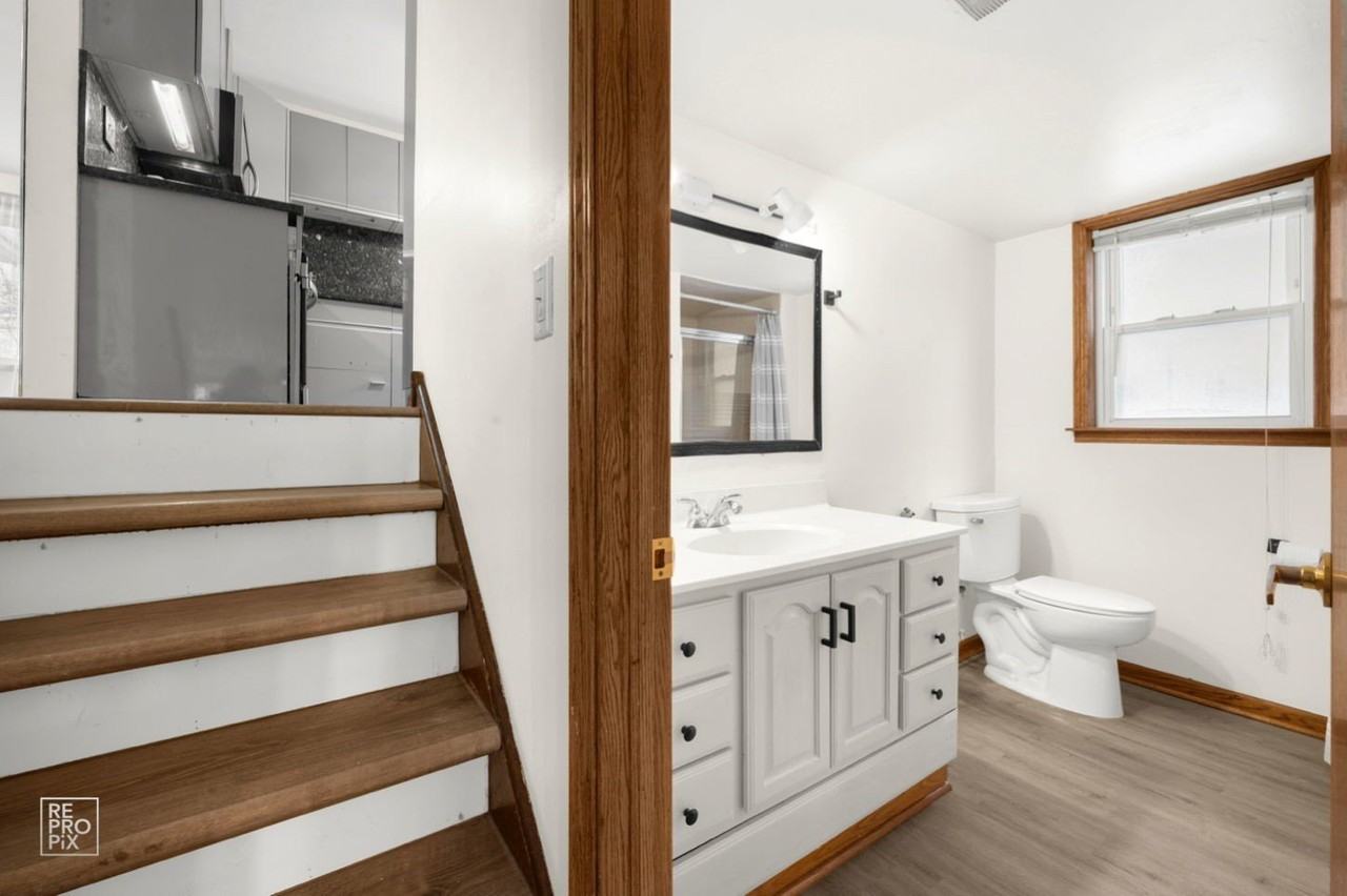 7218 W 110th Pl - Photo 5 of 11