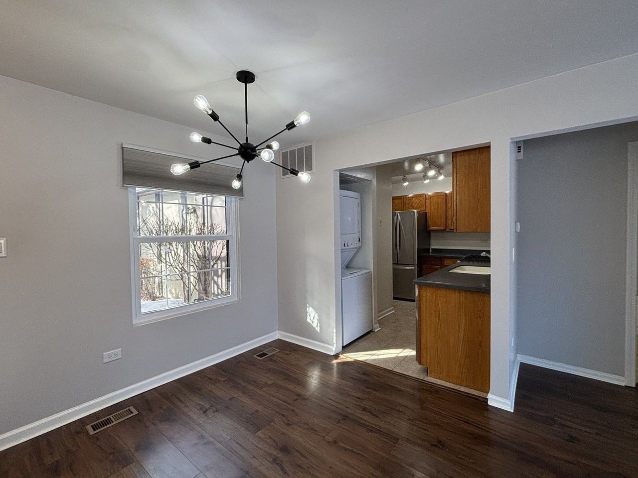 367 Sandhurst Cir Apt 5 #5 - Photo 6 of 17