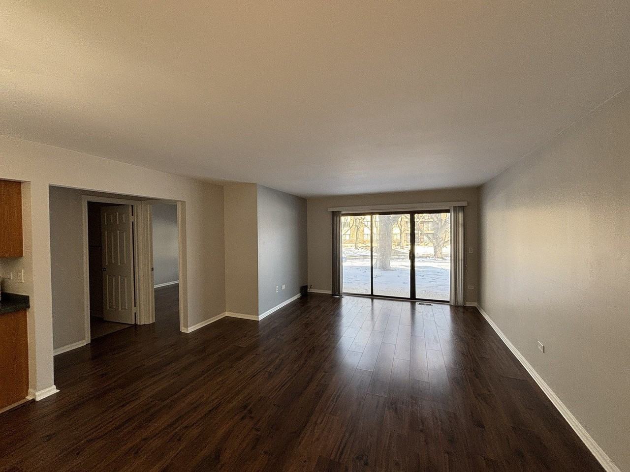 367 Sandhurst Cir Apt 5 #5 - Photo 7 of 17