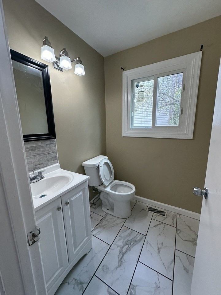 2152 Mallard Ln - Photo 3 of 17