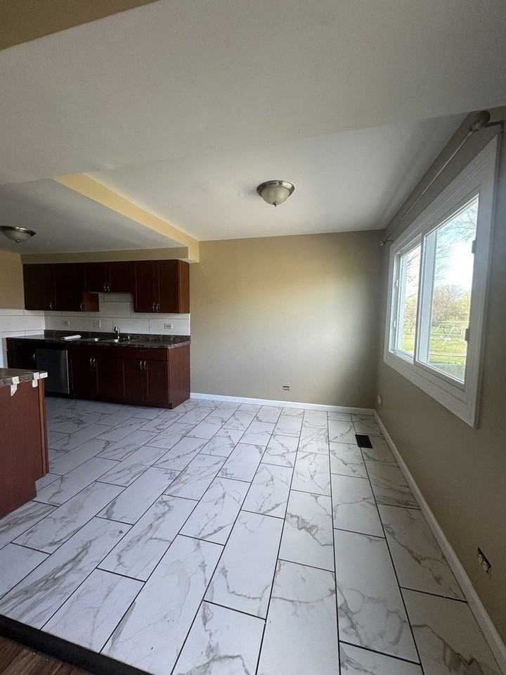 2152 Mallard Ln - Photo 7 of 17