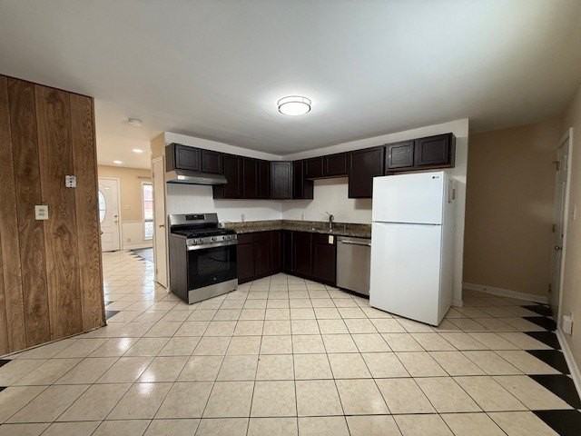 1012 Vine St - Photo 4 of 14