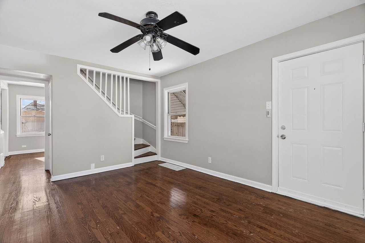 27 164th Pl - Photo 3 of 17