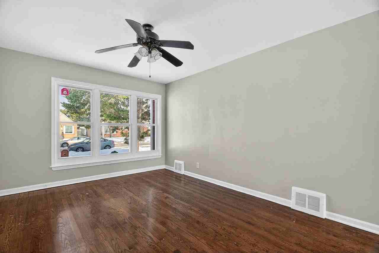 27 164th Pl - Photo 4 of 17