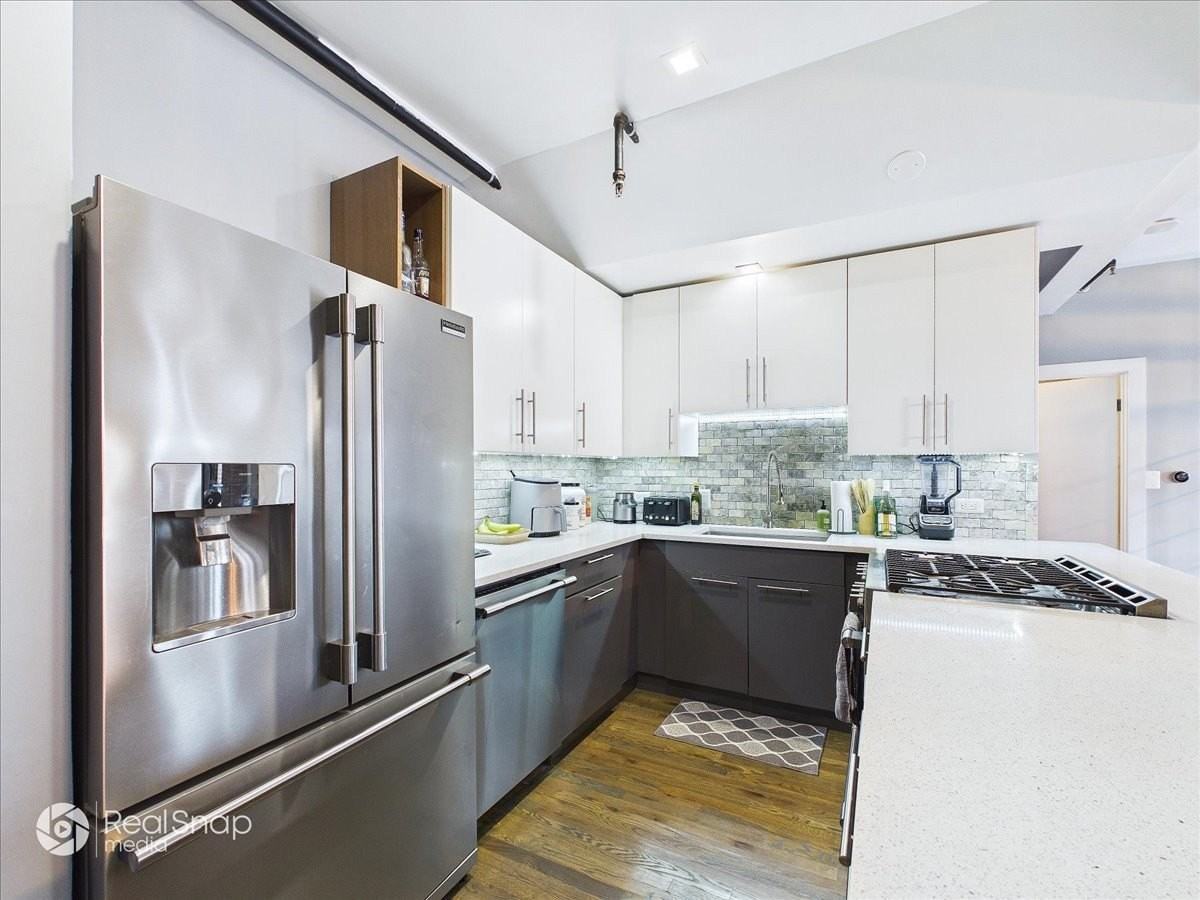 2221 N Lister Ave Apt 3c #3C - Photo 7 of 29