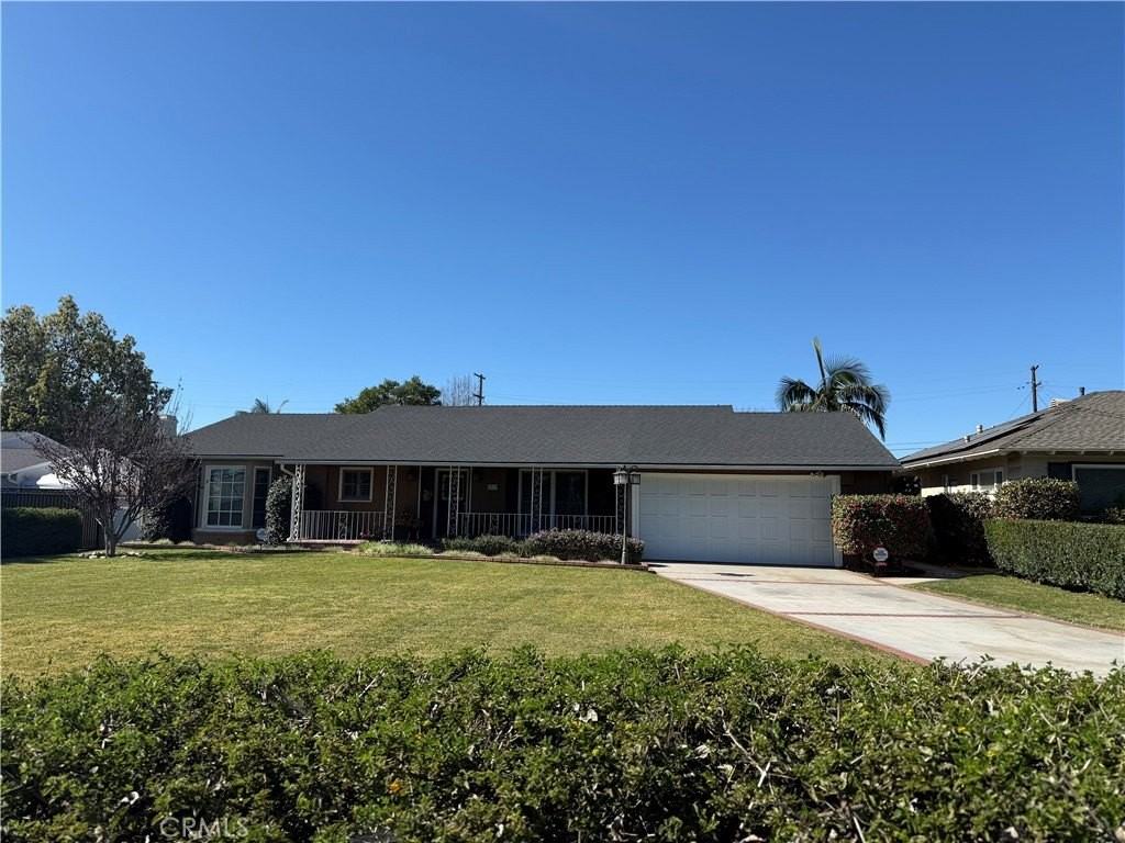 2719 Mayflower Ave - Photo 2 of 23