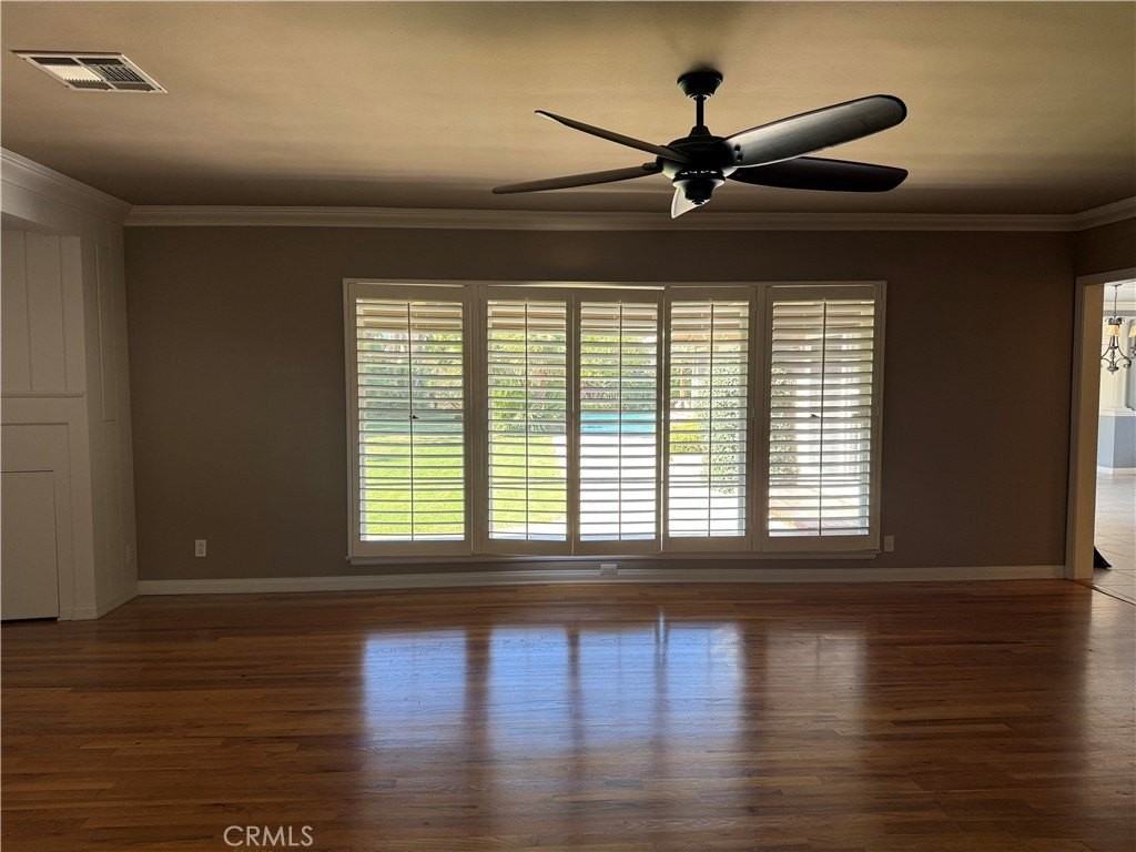 2719 Mayflower Ave - Photo 3 of 23