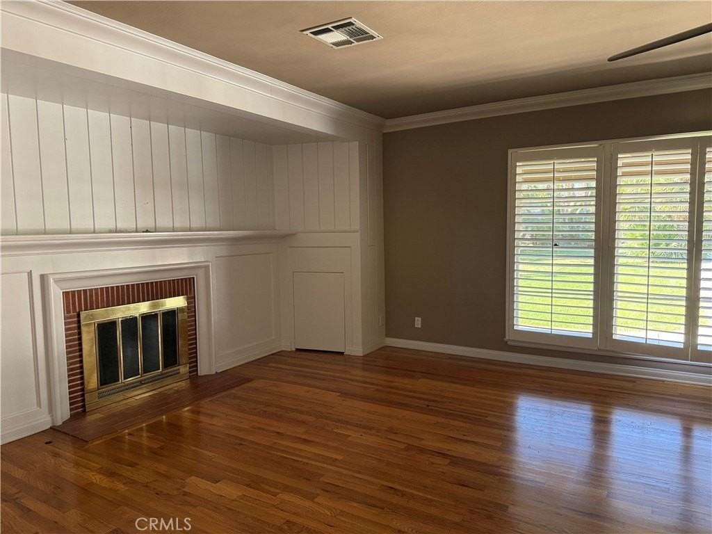 2719 Mayflower Ave - Photo 6 of 23