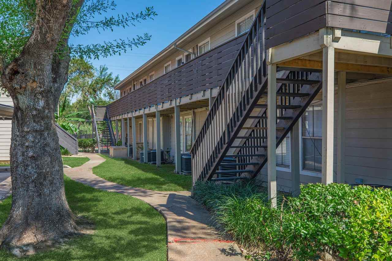 Regal Pointe Apartments - Photo 7 of 98