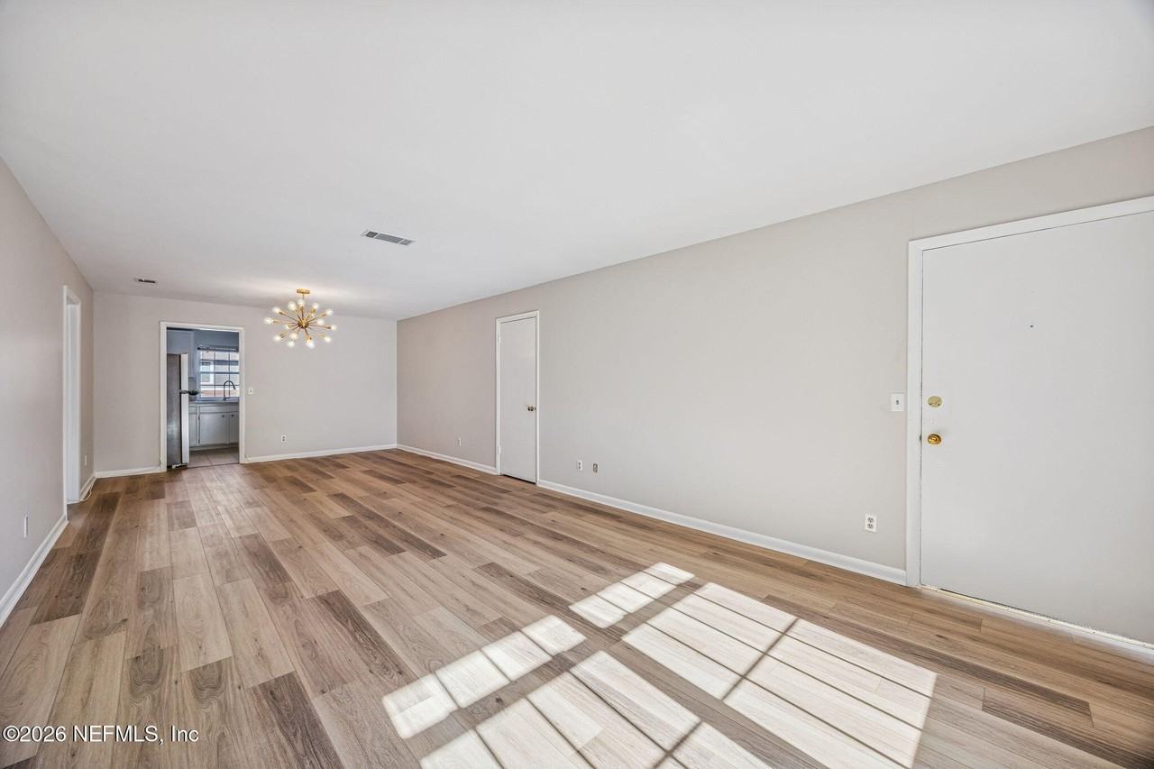 1815 Van Wert Ave Apt 4 #4 - Photo 5 of 19