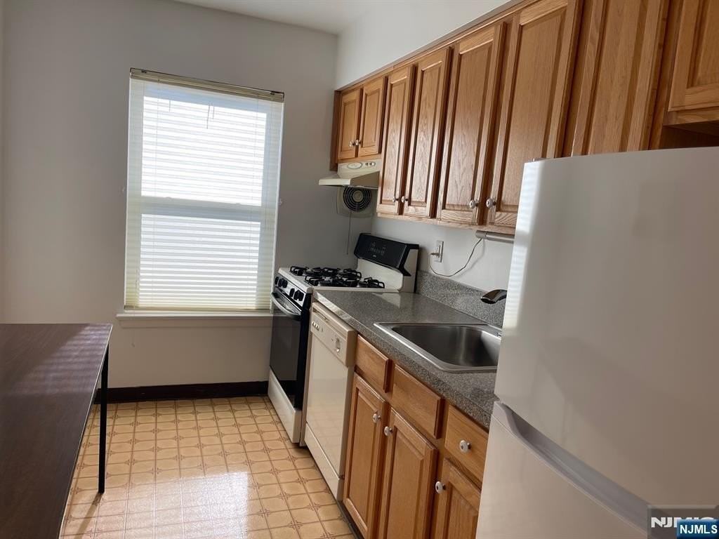 20 E Church St - Photo 5 of 9