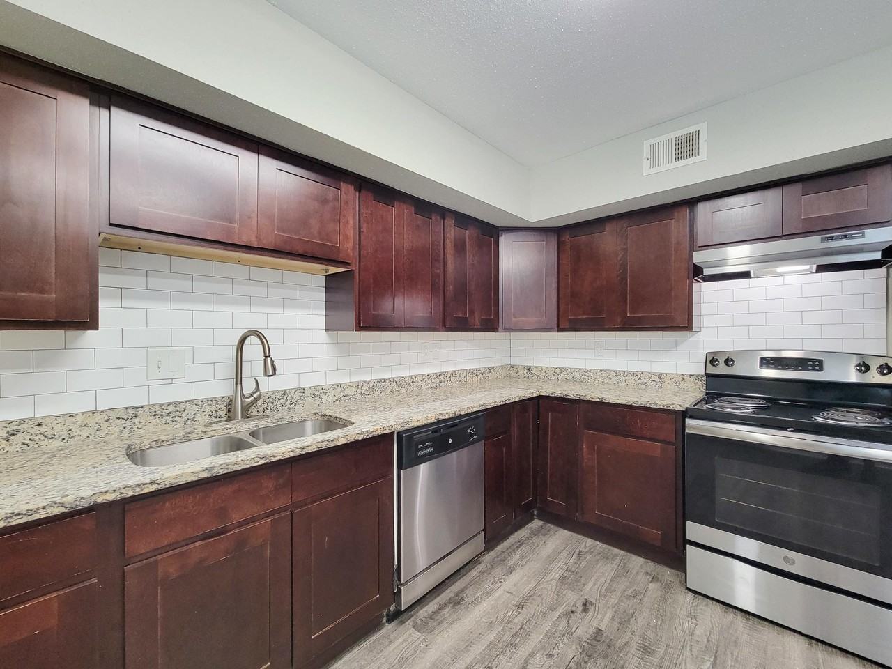 Regal Pointe Apartments - Photo 5 of 98