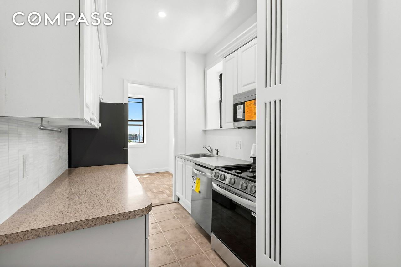 159-00 Riverside Dr W #2C50 - Photo 6 of 20