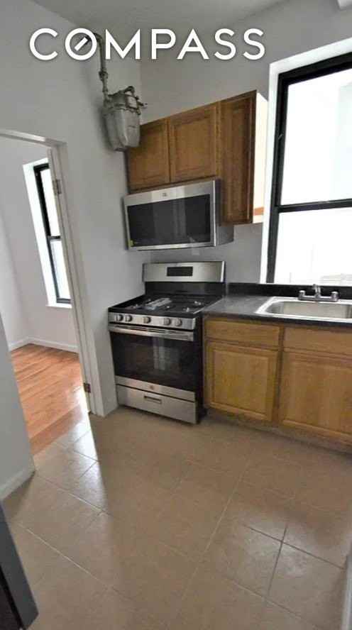 1484 Amsterdam Ave #9 - Photo 2 of 5