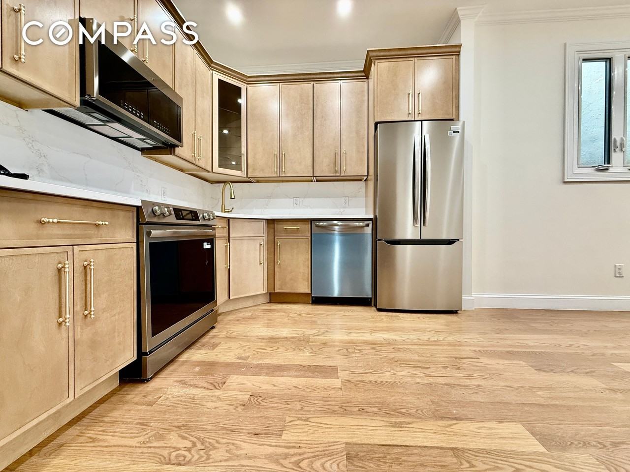 172 Union St #4R - Photo 3 of 9