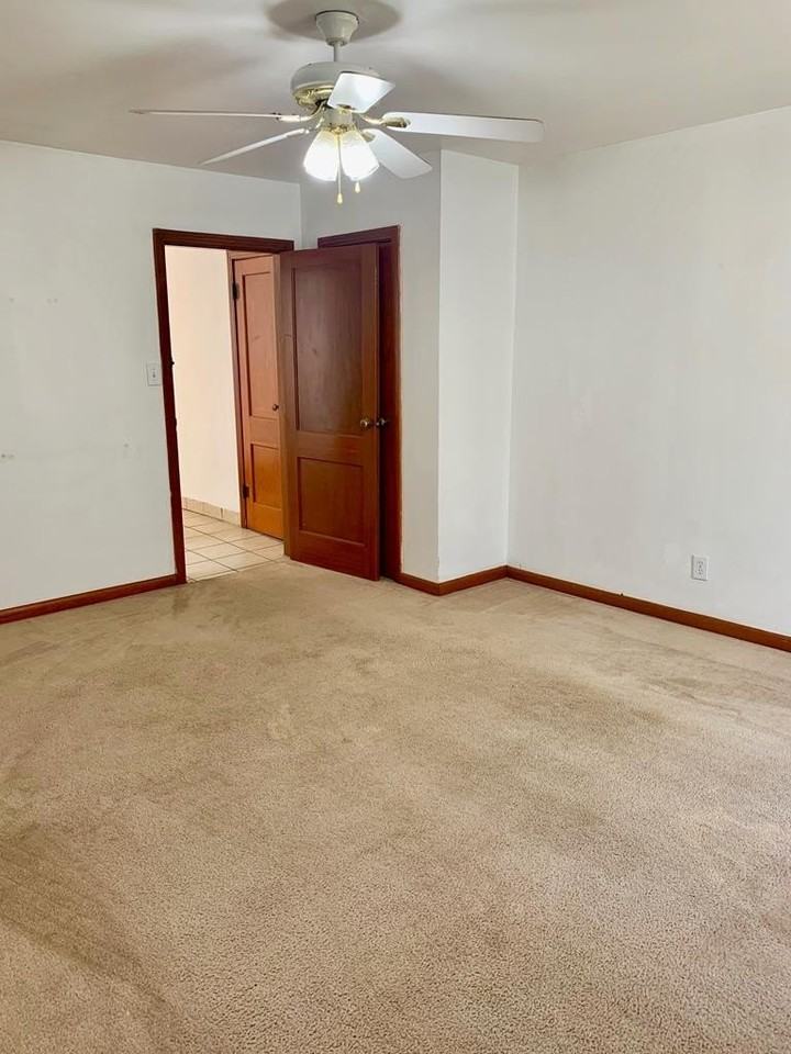 303 Nw 1st St - Photo 3 of 9