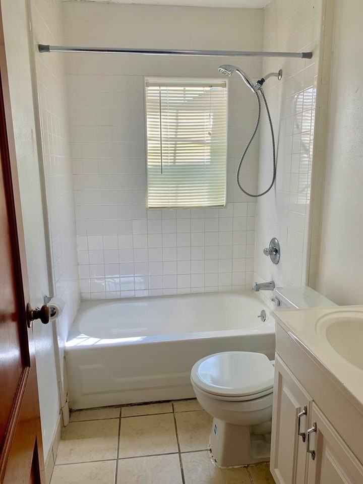 303 Nw 1st St - Photo 4 of 9