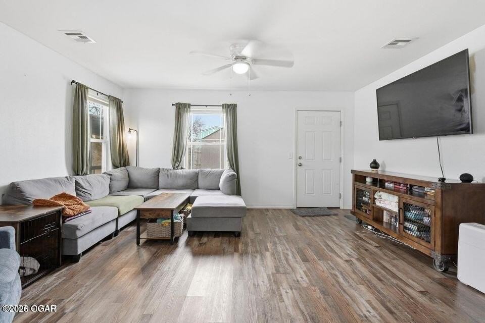 609 S Patterson Ave - Photo 3 of 11