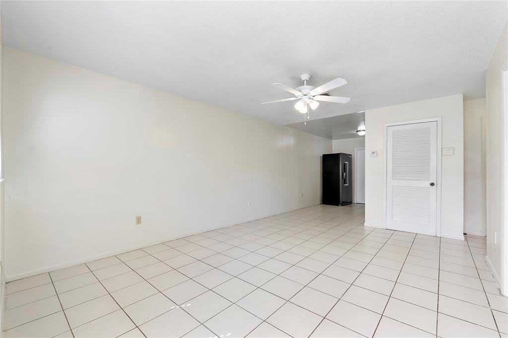 743 Nw 14th Way - Photo 5 of 14