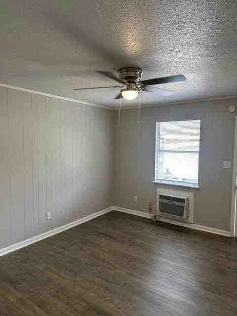 711 20th St Se - Photo 3 of 11