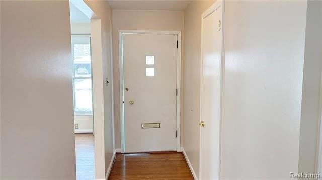 16255 Amherst Ave - Photo 3 of 32