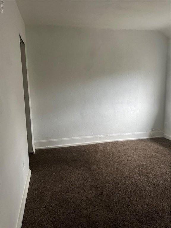 13 Emmons Pl - Photo 5 of 8