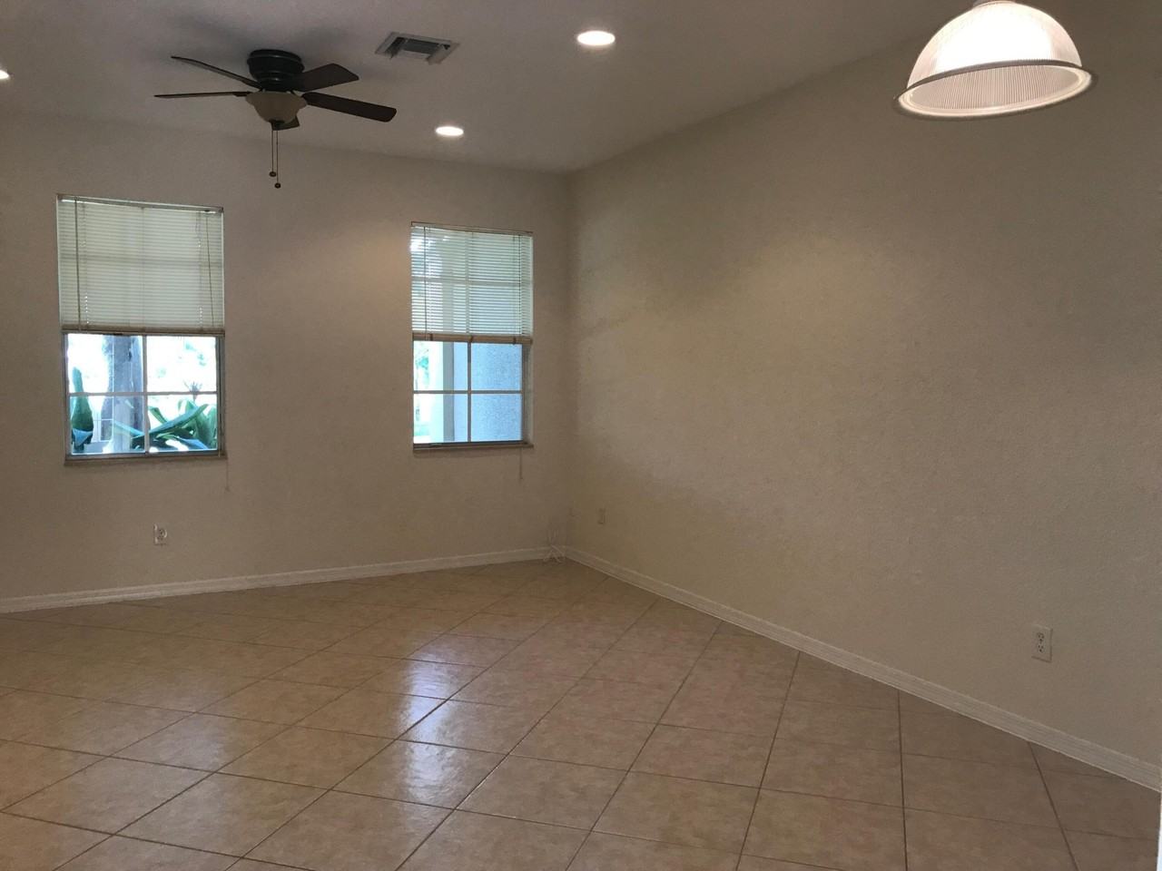 141 E Thatch Palm Cir - Photo 7 of 27