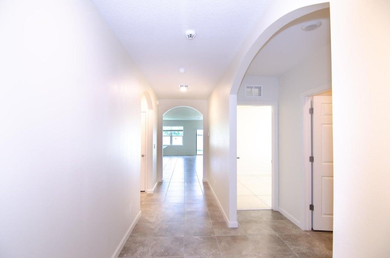 6205 Nw Regent St - Photo 3 of 19