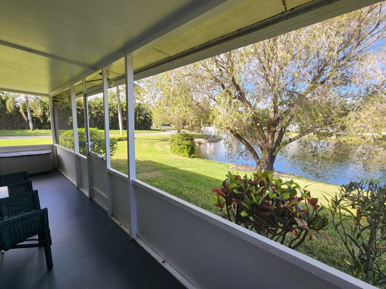 2607 Se Tropical East Cir - Photo 3 of 23