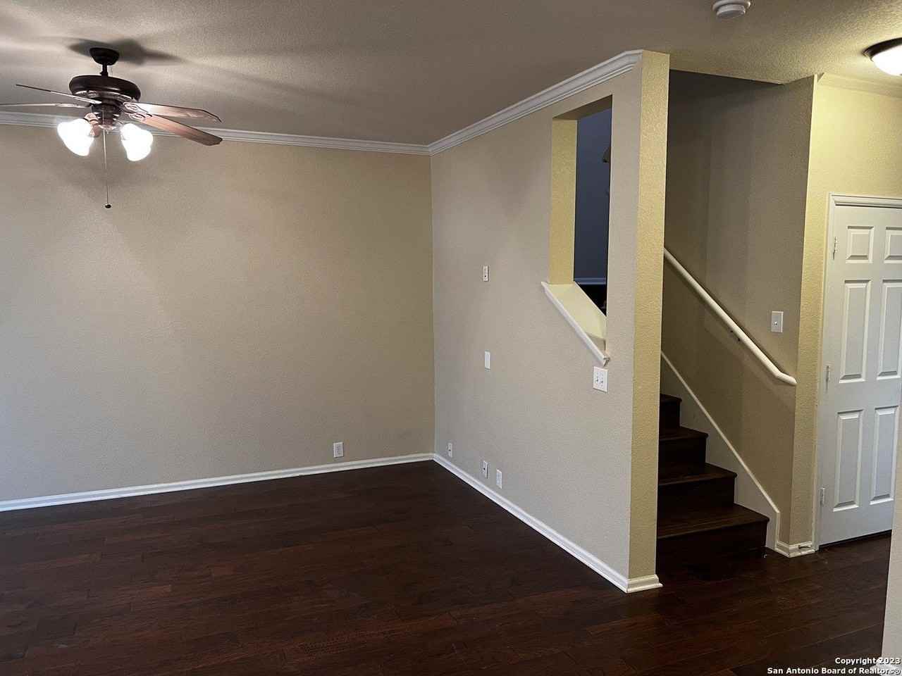 2517 Grayson Cir - Photo 4 of 34