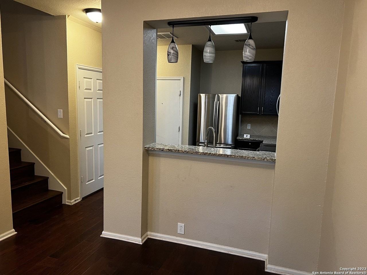 2517 Grayson Cir - Photo 5 of 34