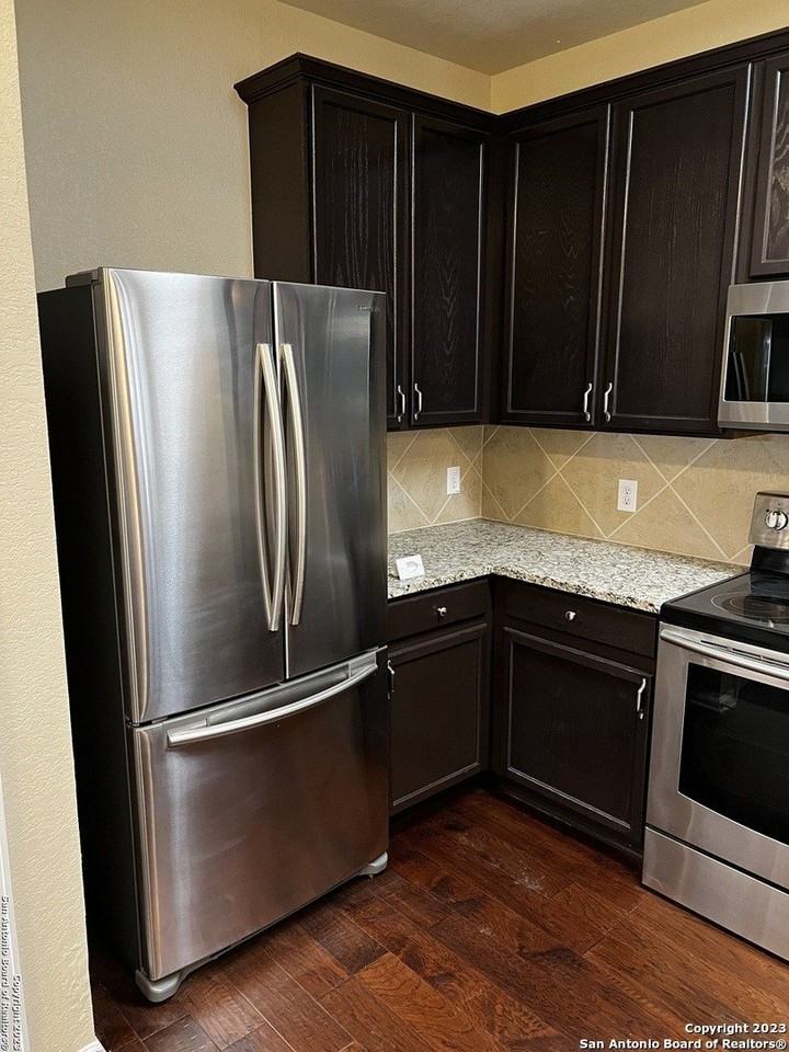 2517 Grayson Cir - Photo 7 of 34