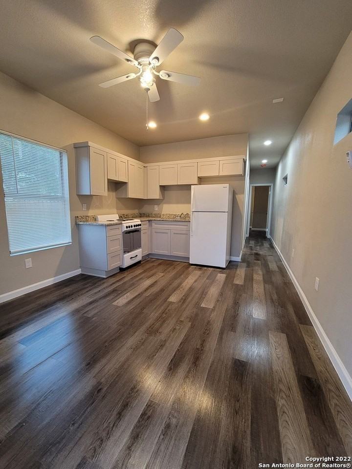 321 Macias Way - Photo 2 of 6