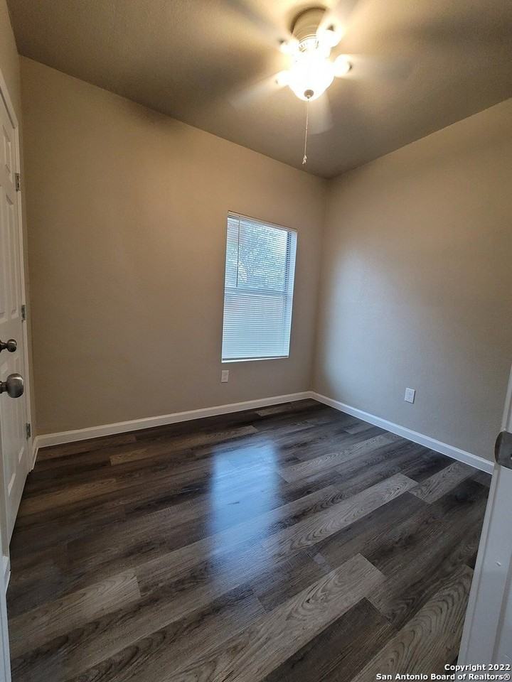 321 Macias Way - Photo 5 of 6