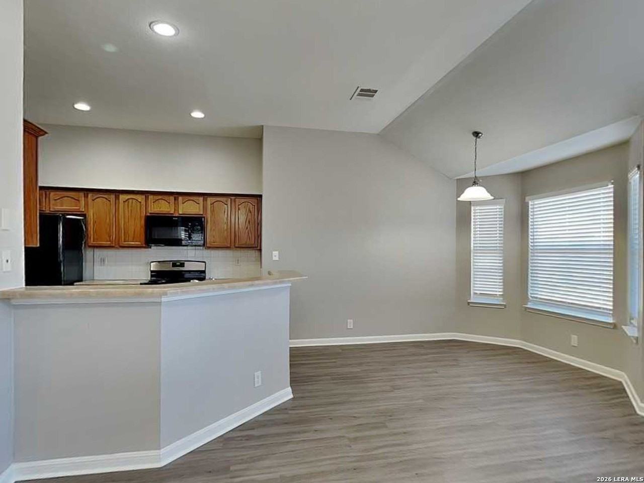 8527 Sea Rim - Photo 3 of 16