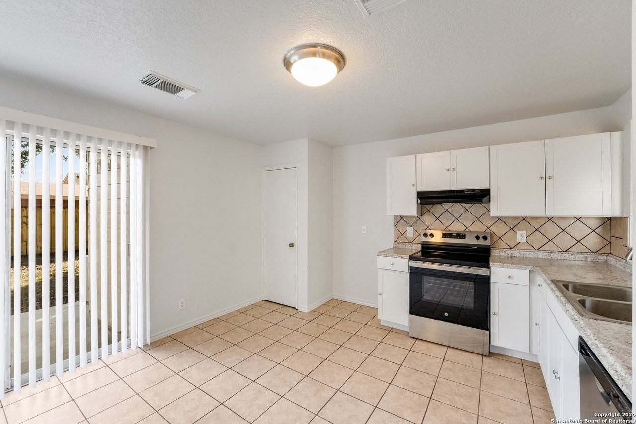 2118 Sunbird Pass - Photo 5 of 17