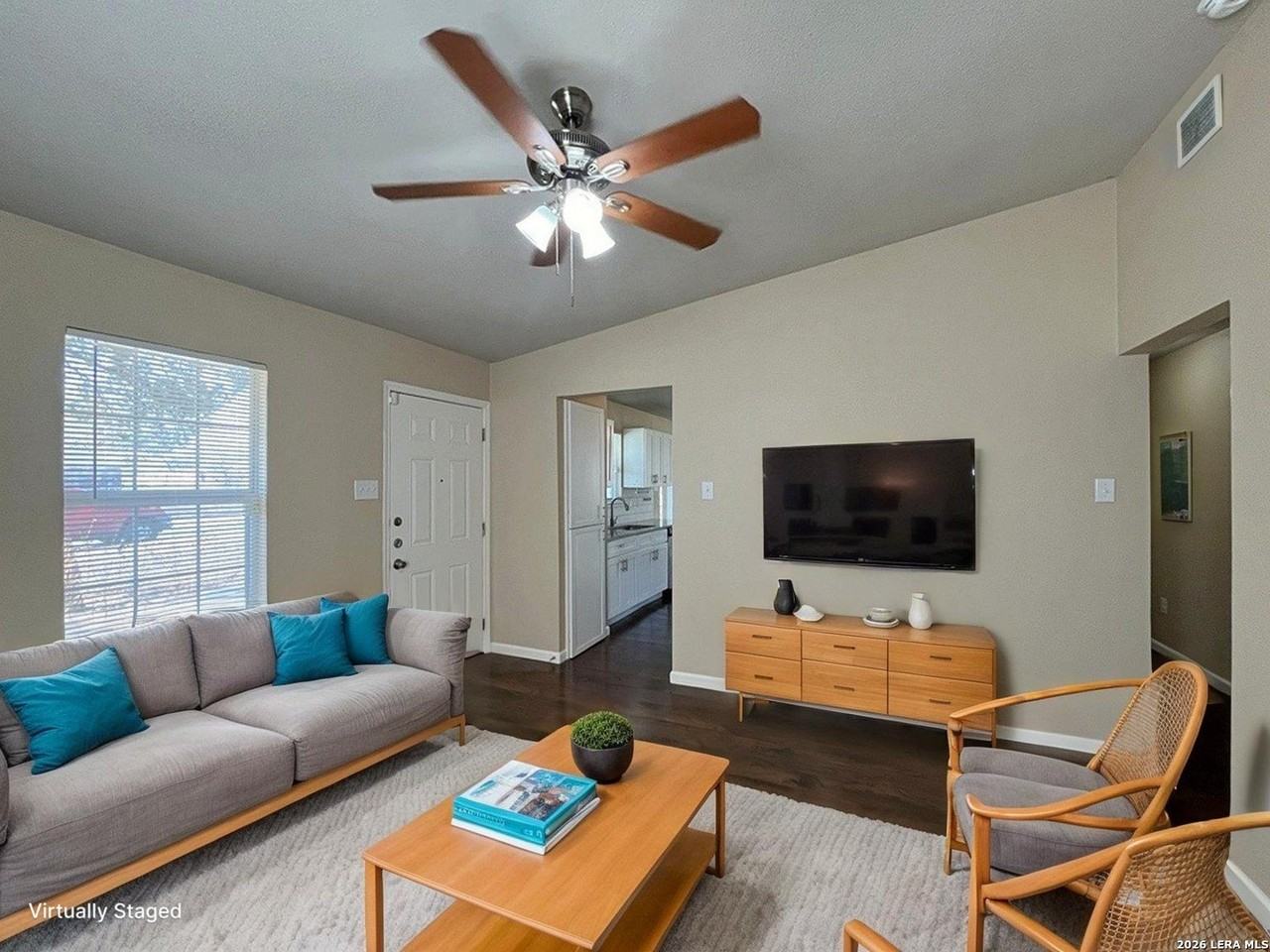 6147 Bright Valley Dr - Photo 3 of 34