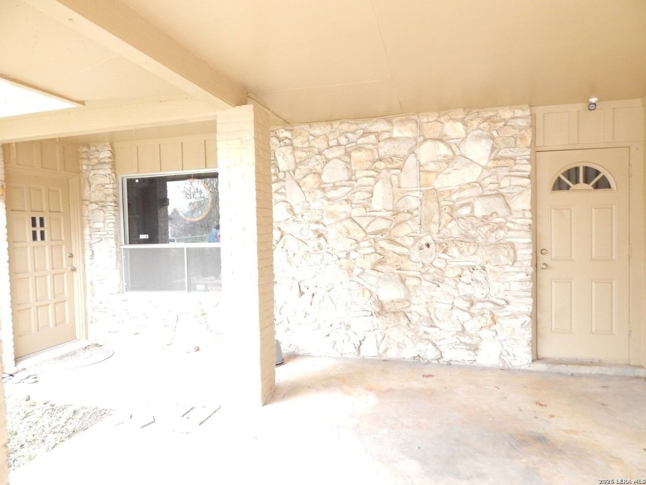 921 Eikel St - Photo 3 of 12