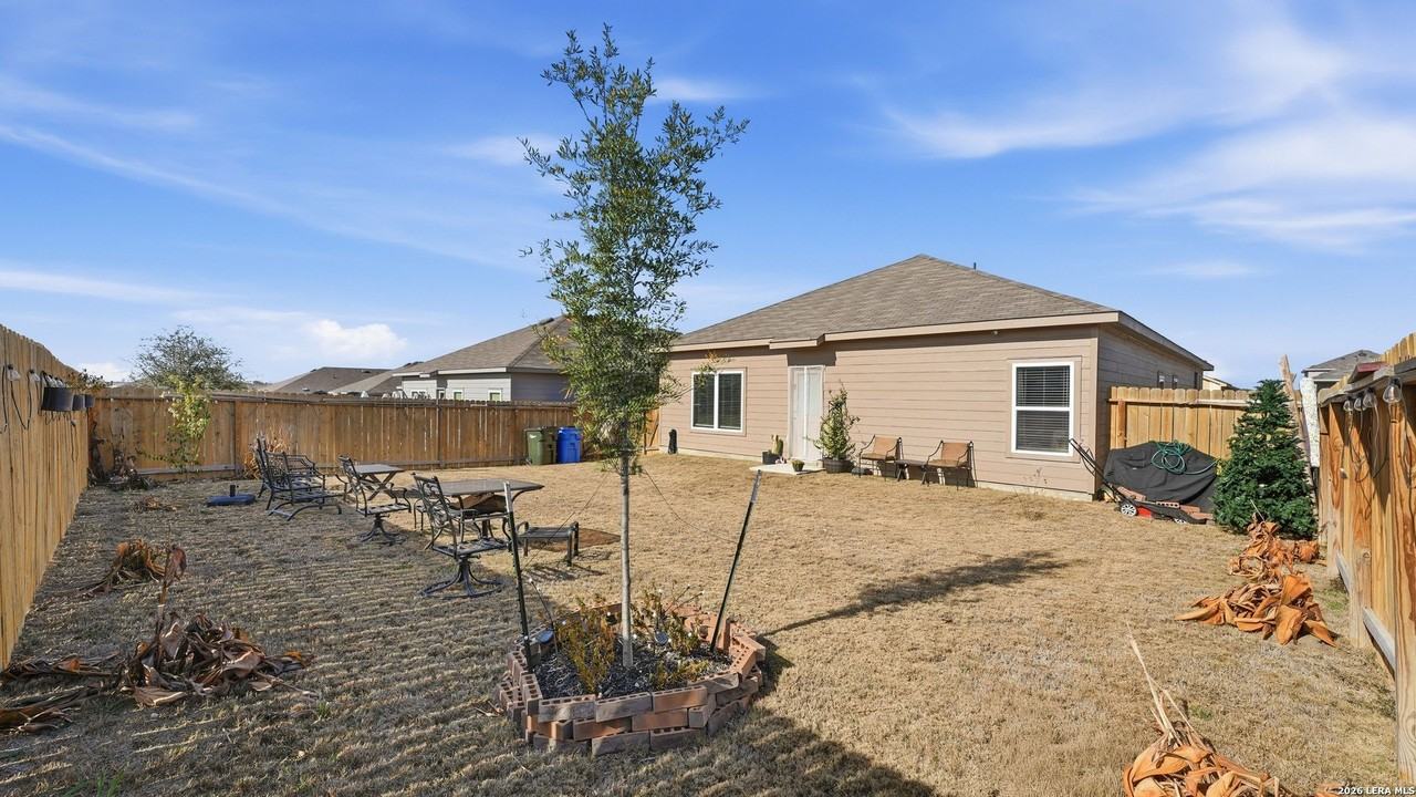 277 Legacy Cir - Photo 5 of 49