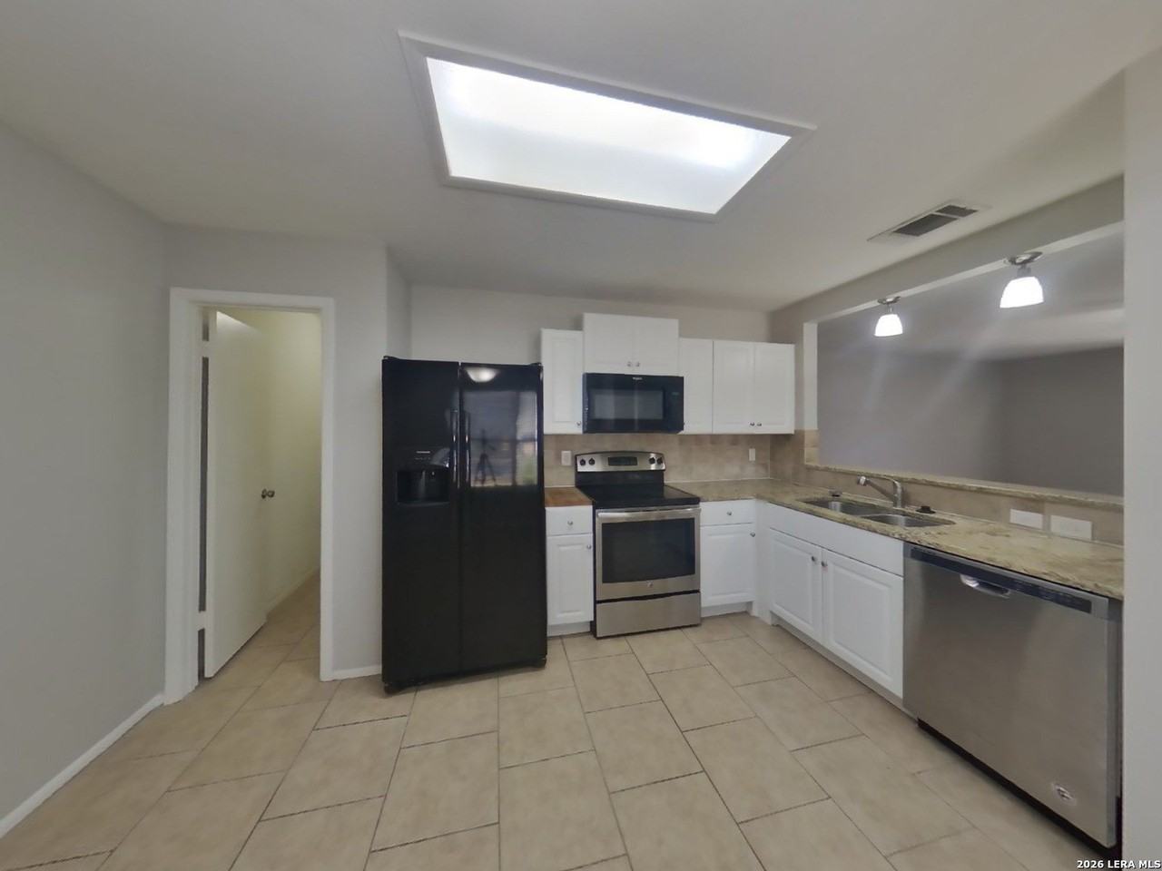 7606 Chatsworth - Photo 3 of 15