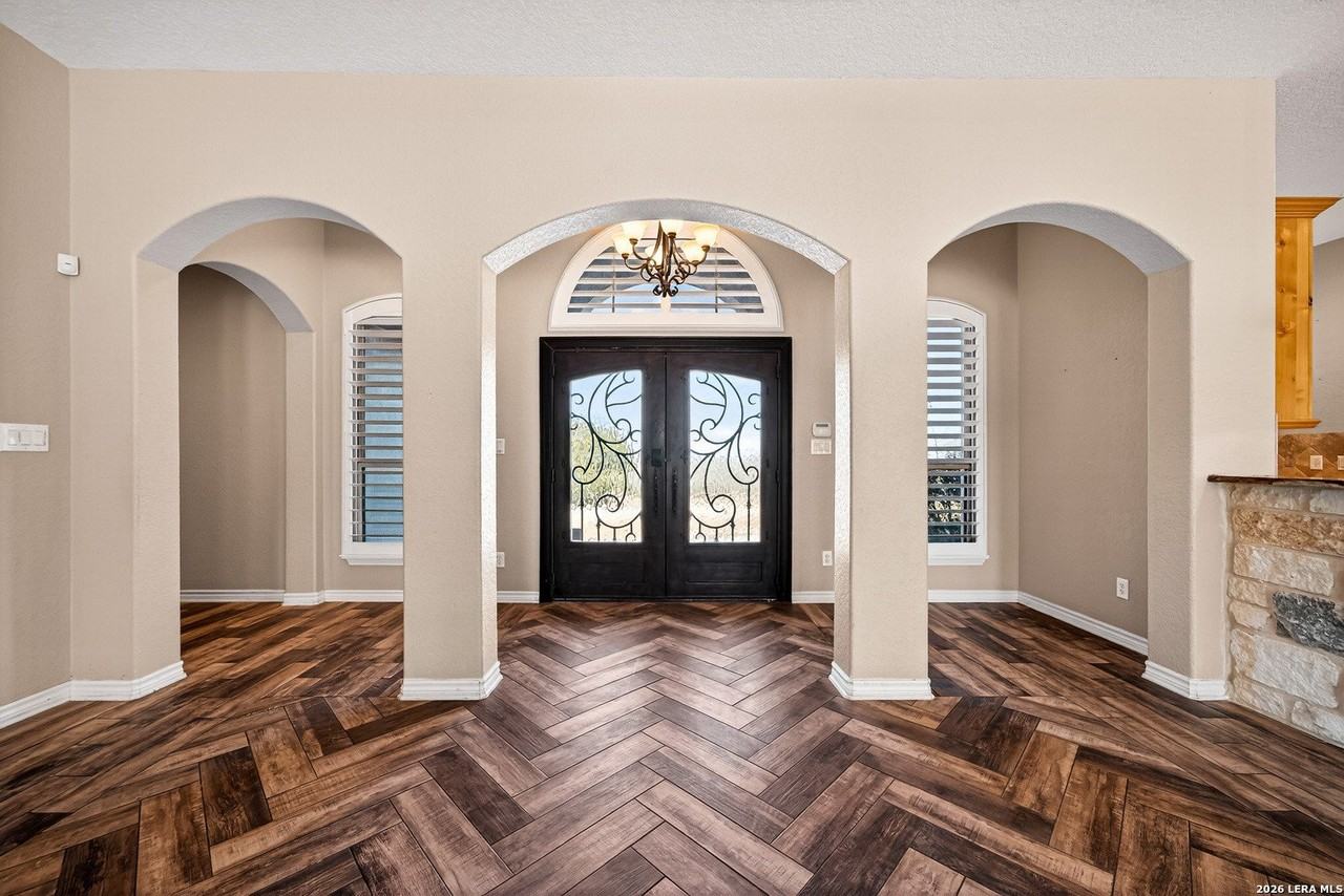 7033 Robin Hood Way - Photo 7 of 39