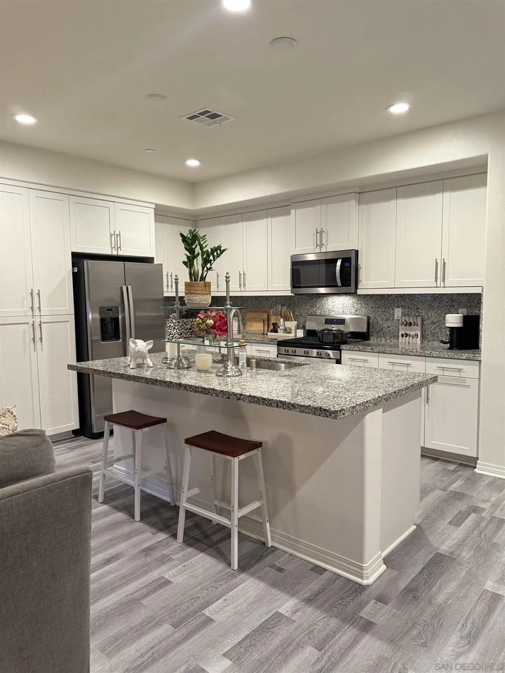 503 Turnstone Ln - Photo 3 of 16