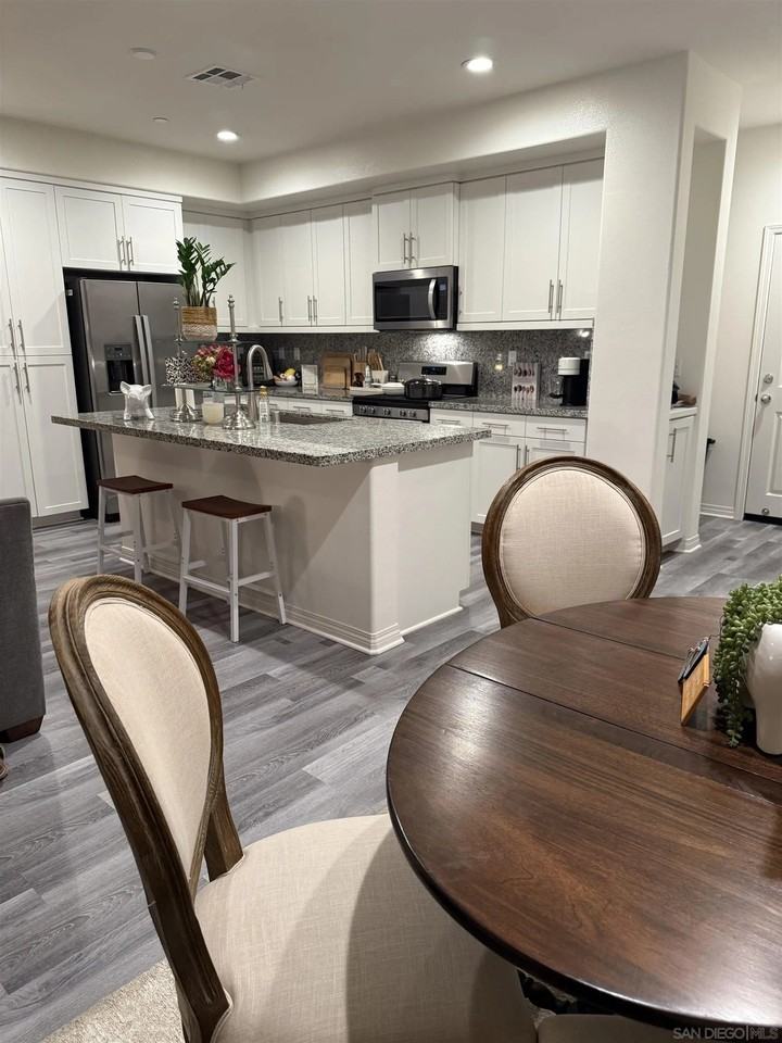 503 Turnstone Ln - Photo 4 of 16