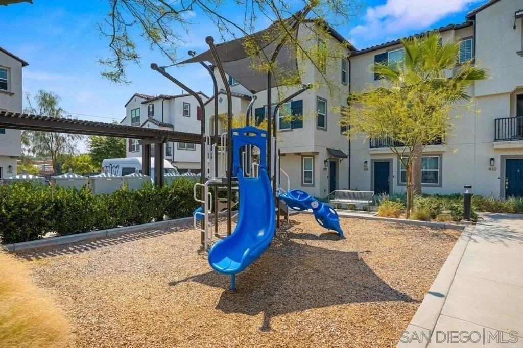 408 Carina Gln - Photo 3 of 12