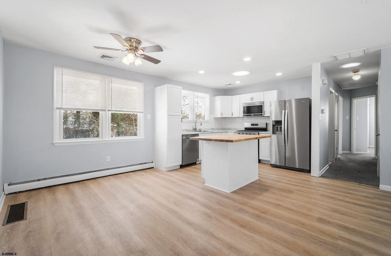 13 Schoolhouse Dr - Photo 5 of 24