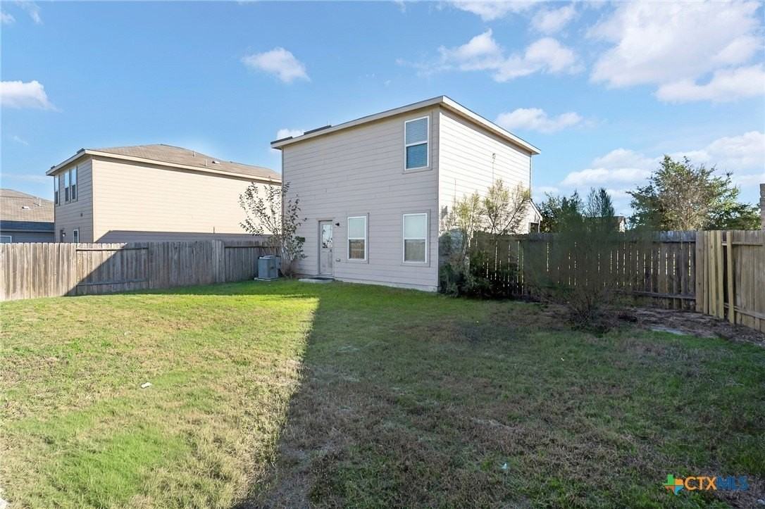 308 Yearwood Ln - Photo 3 of 14