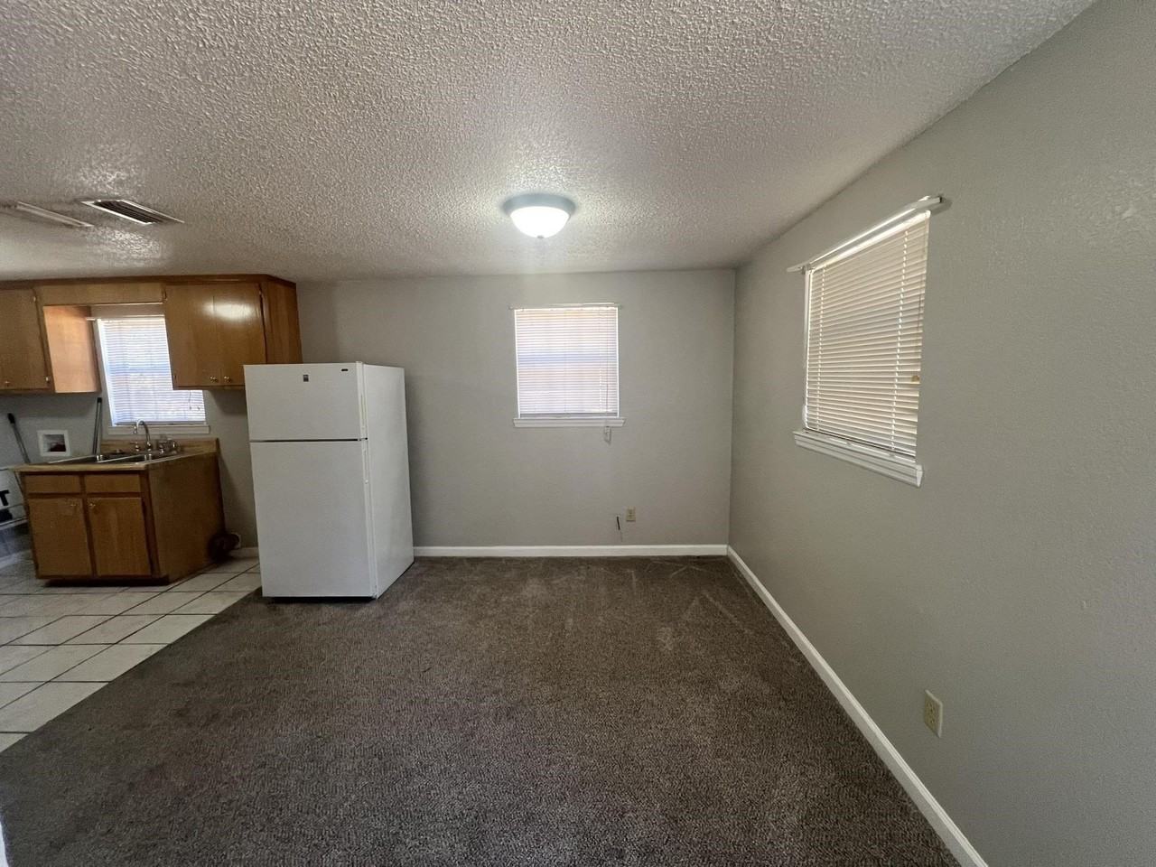 1614 Lonnie Rd - Photo 2 of 11