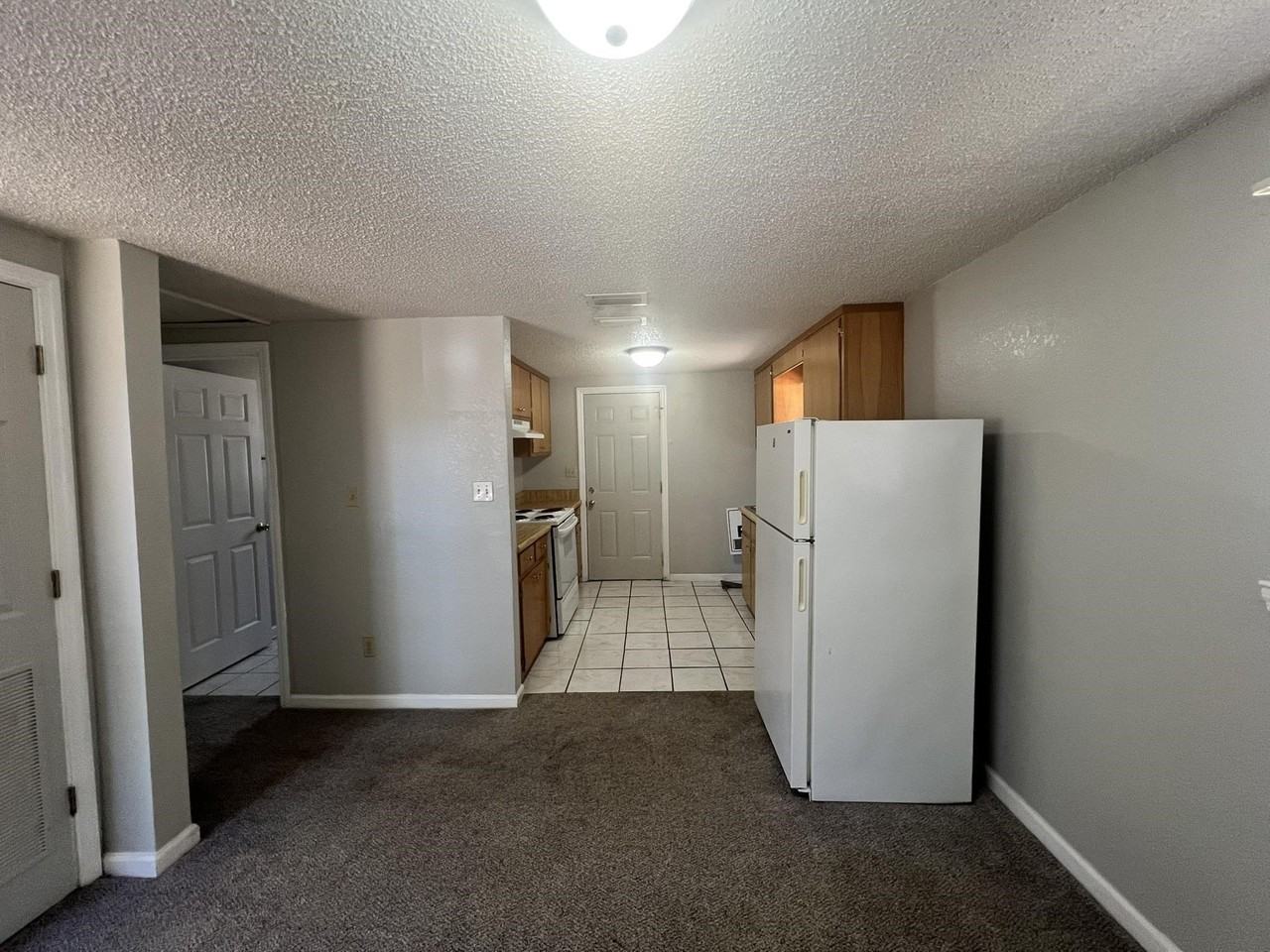 1614 Lonnie Rd - Photo 3 of 11