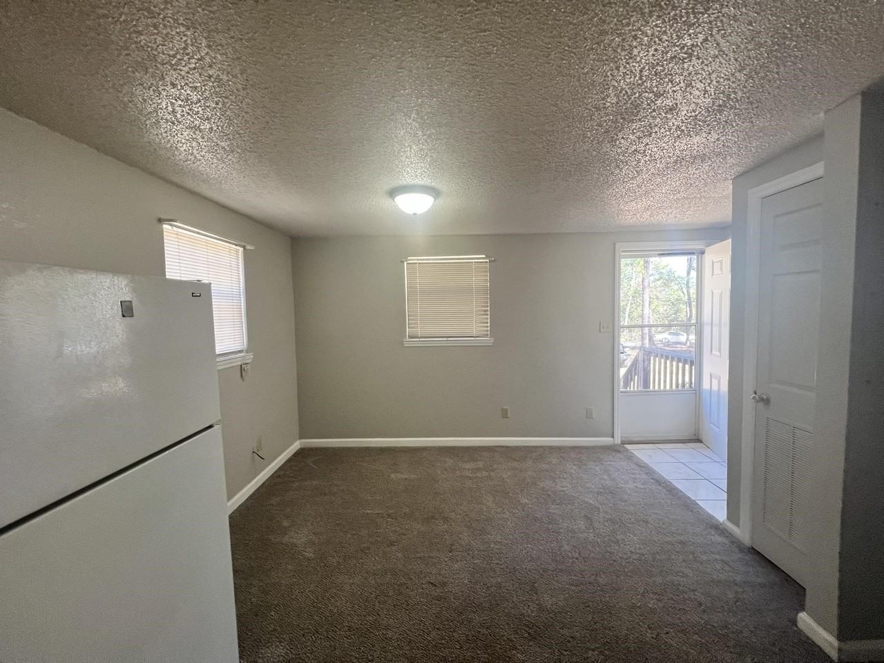 1614 Lonnie Rd - Photo 5 of 11