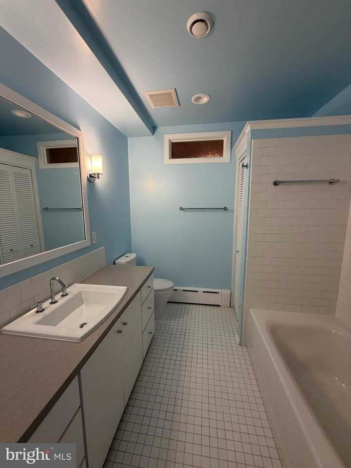 2442 20th St Nw Unit B #B - Photo 7 of 15